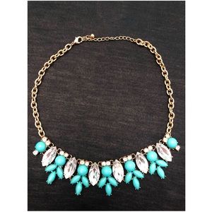 NWOT Accent Necklace